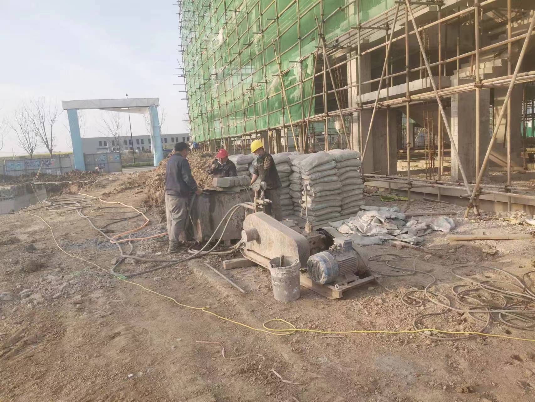 嘉鱼别墅下沉注浆